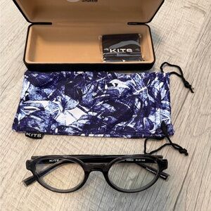 KITS ASH Charcoal Glasses with Case